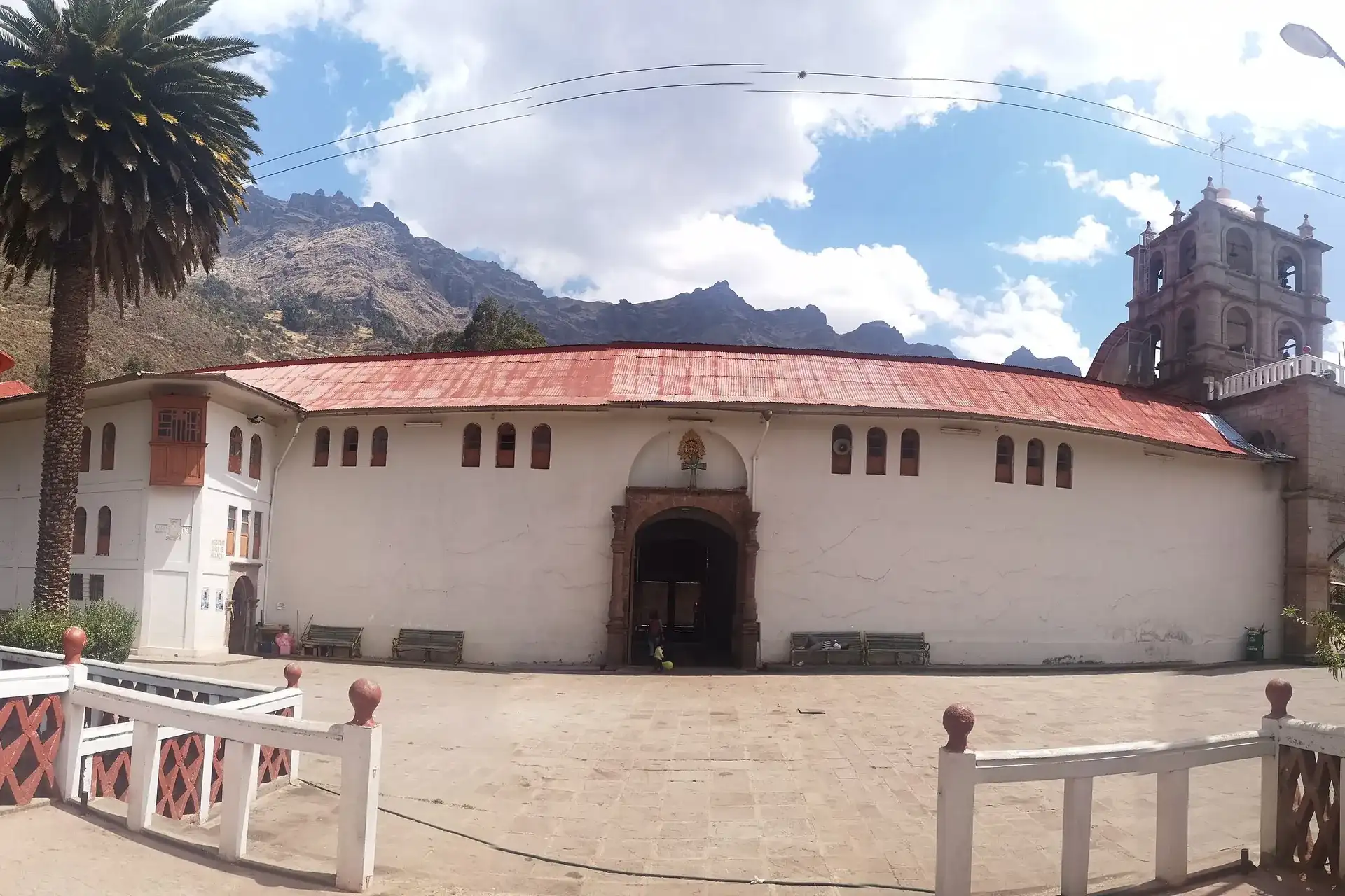 Side view of the Señor de Huanca sanctuary, San Salvador